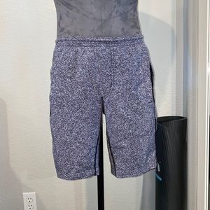 Mens Lululemon workout shorts size small